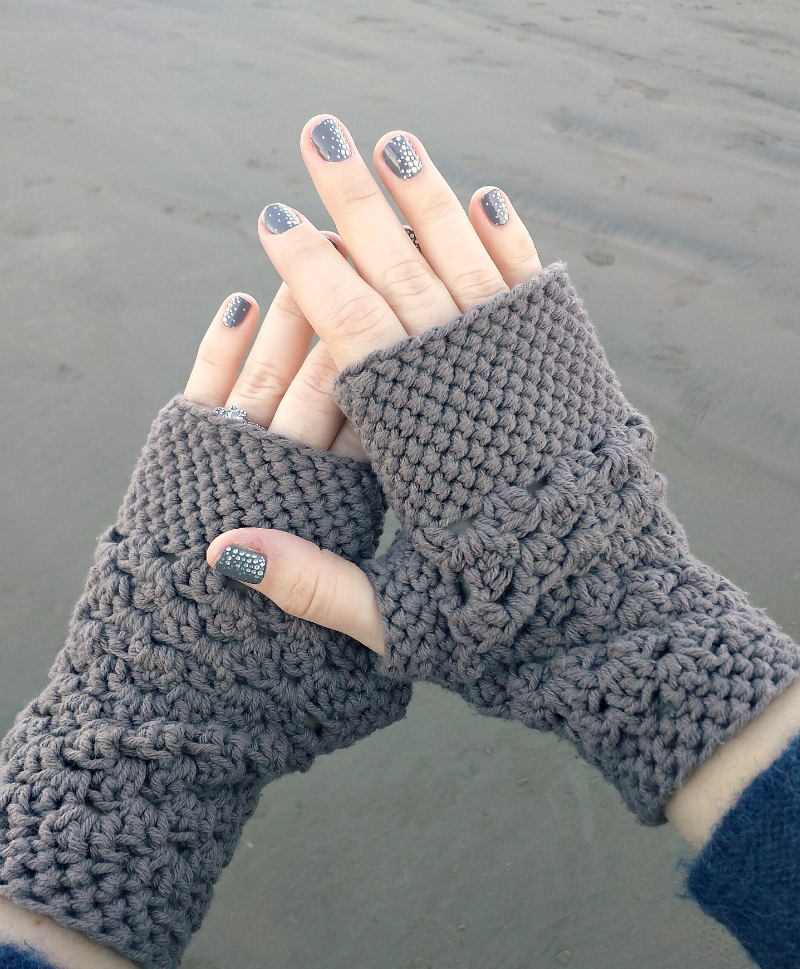 10 Chunky Crocheted Fingerless Gloves