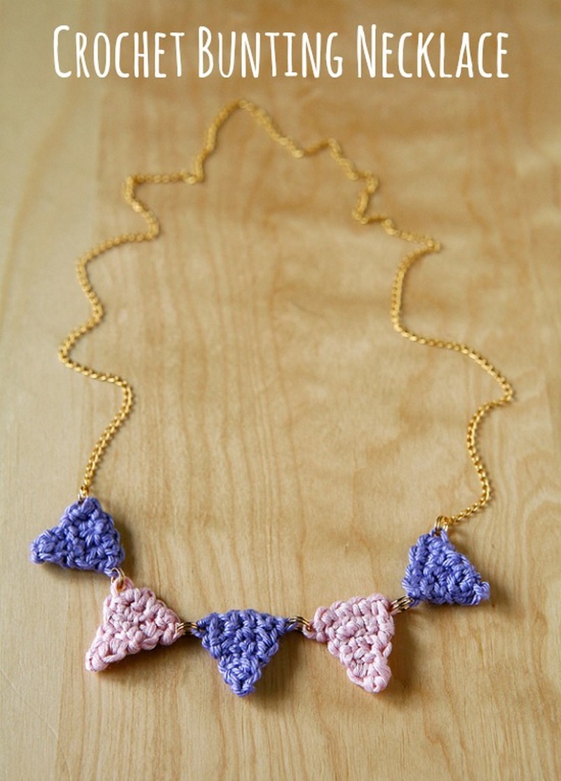 18 Crochet Bunting Necklace