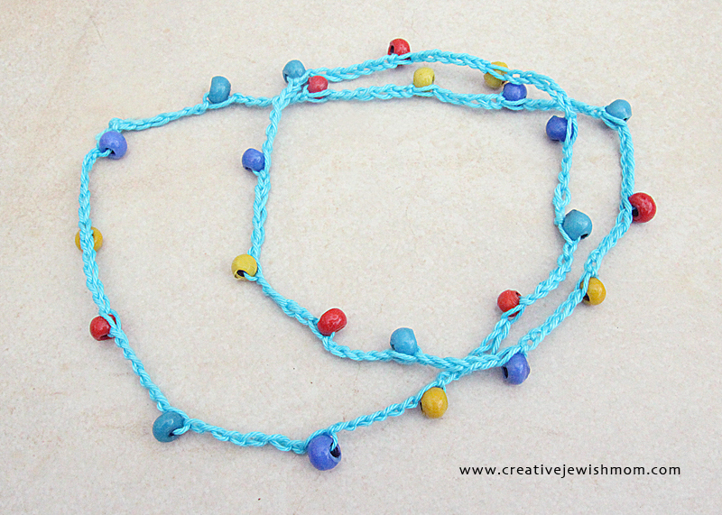 19 A Super Simple Crocheted Necklace