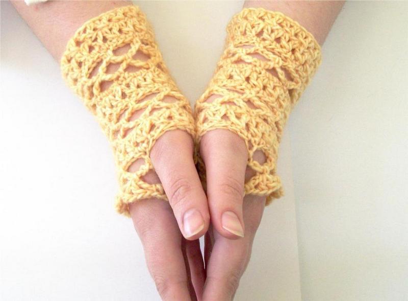27 Chain Stripes Lace Fingerless Gloves