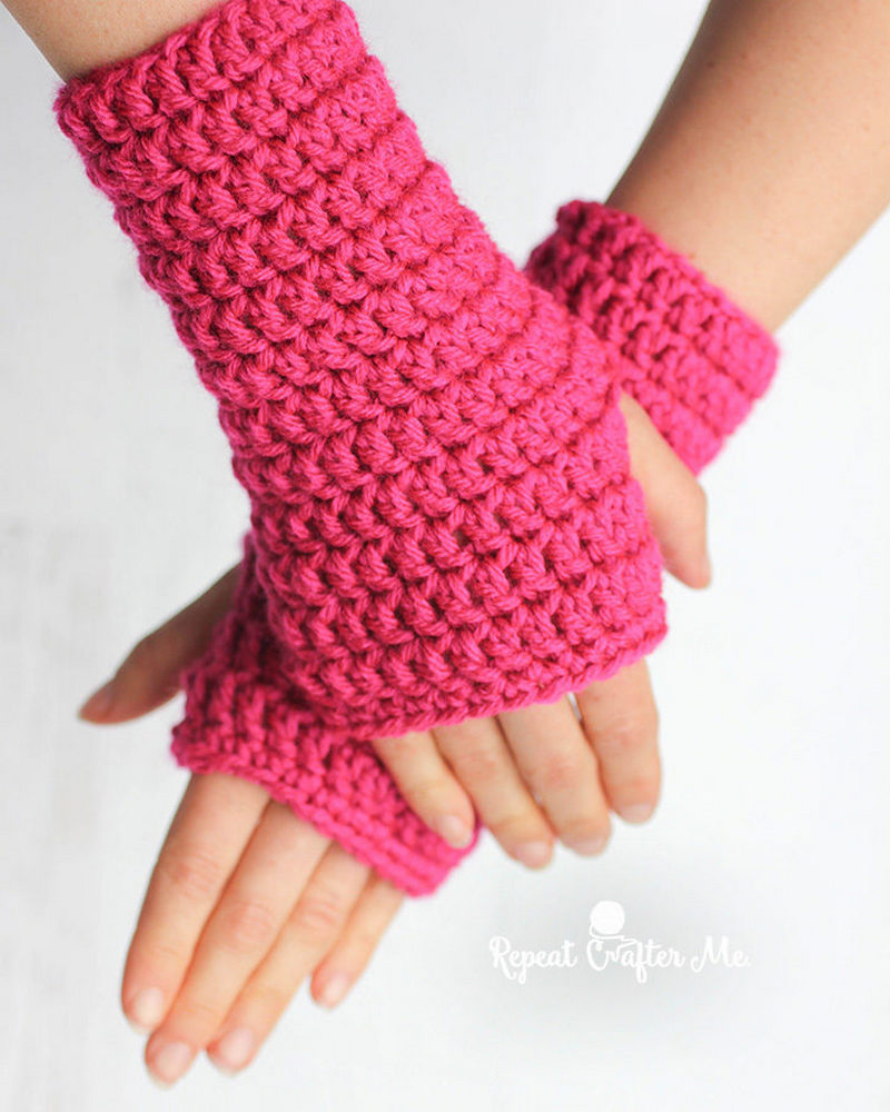 34 Pink Fingerless Crochet Gloves