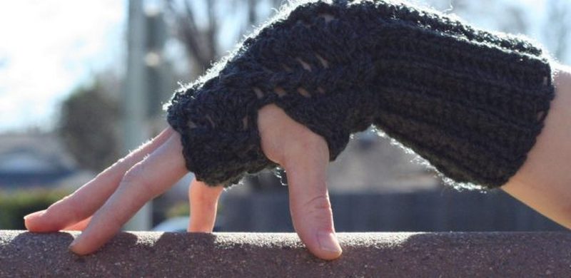 4 Twist Fingerless Glove Pattern