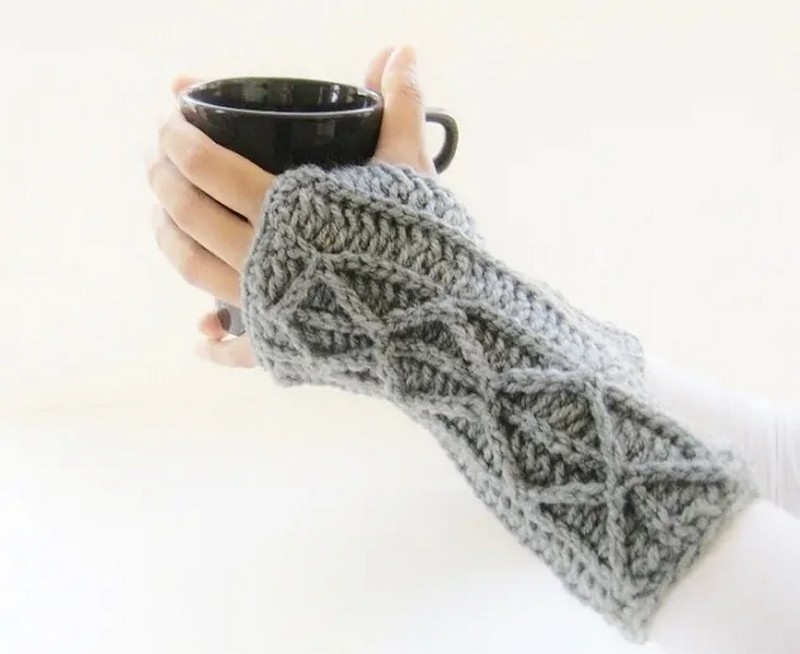 41 Adeline Fingerless Mitts