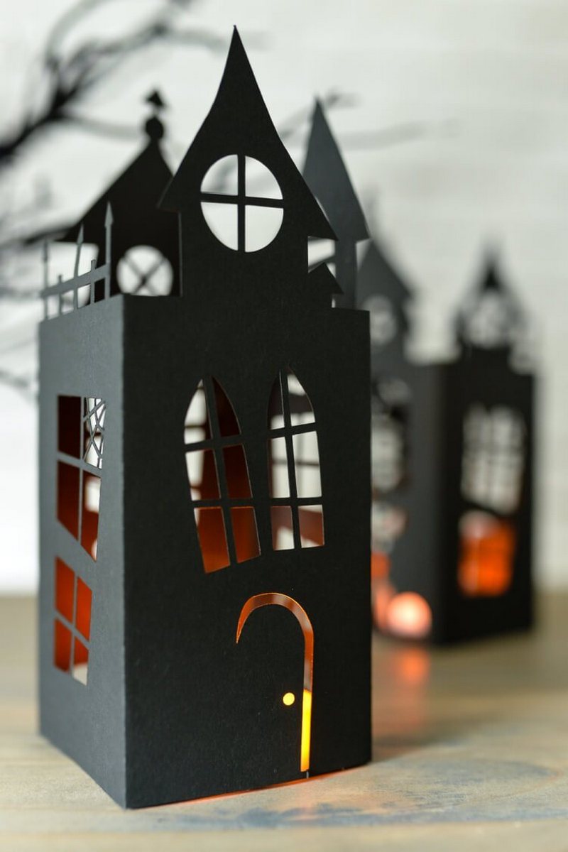 1 Halloween Haunted House Lantern